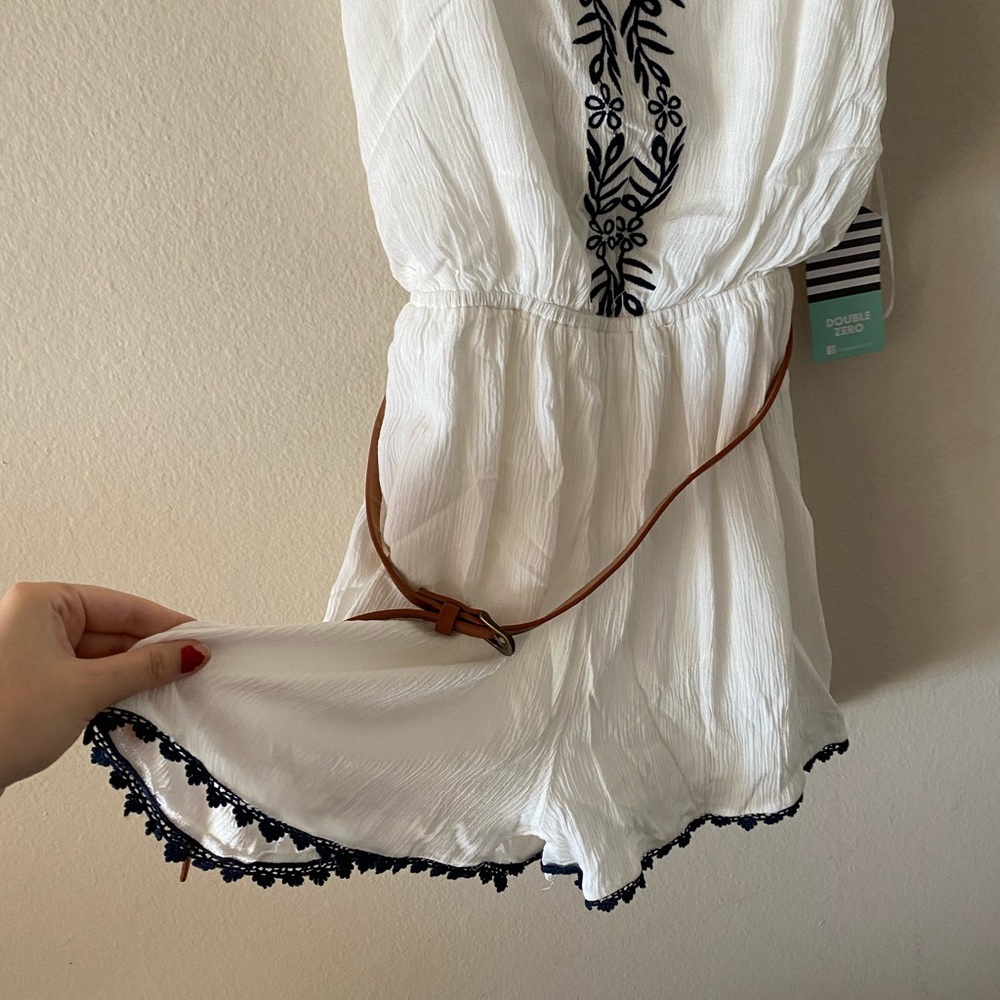 NWT White Romper with belt - Picture 3 of 3